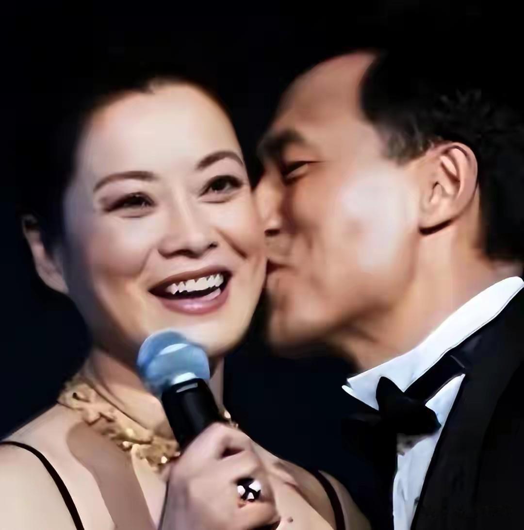 放弃争夺260亿遗产，带着女儿远走美国，如今才知道她有多明智