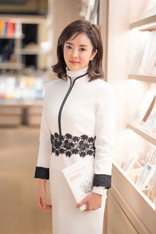 曾是江苏知名美女主持，辞职后成网络达人，如今生活非常潇洒