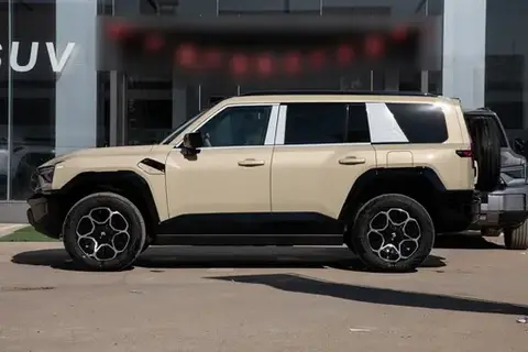 硬派越野新标杆！全栈华为加持，续航1365km，这款SUV真香