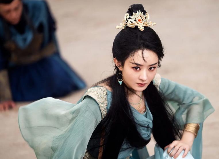 两人双双离婚后，官宣喜讯的赵丽颖和陈晓，联手给娱乐圈上了一课