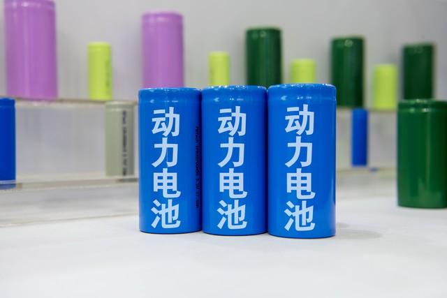 为了薄,苹果砍了超广角,下次会砍什么呢?