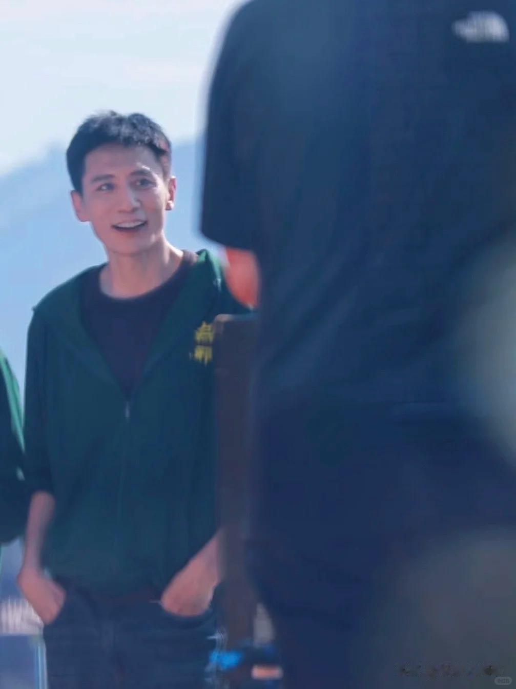 《无邪》开机,生图下刘烨瘦成皮包骨,00后女演员脸肿油腻靠边站