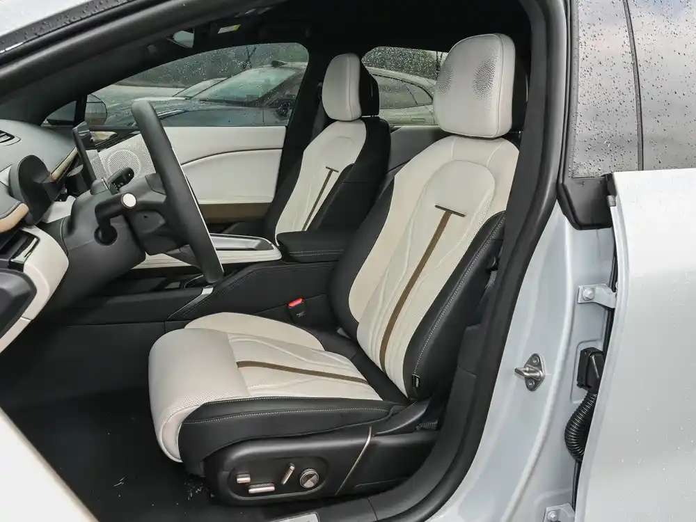 极氪007 GT上市，20.29万起，比三厢版还便宜