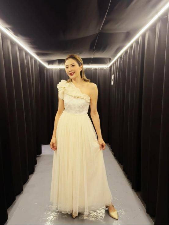 香港知名女星被骗，谈及对方连累自己受影响！