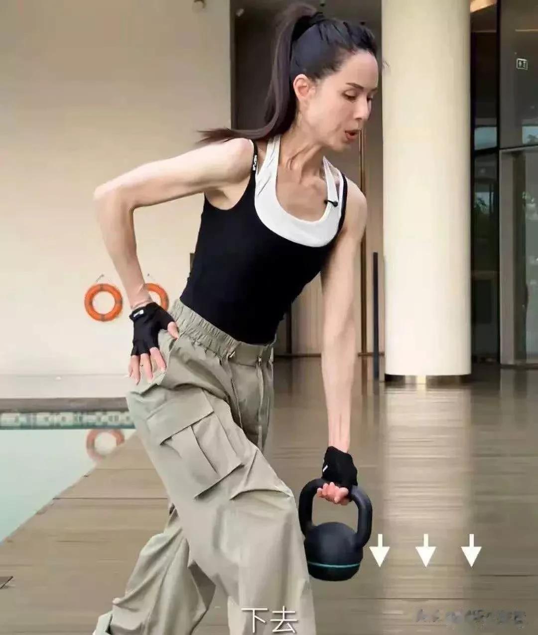 李若彤59岁近照曝光，脖子变化引关注，网友建议健康饮食