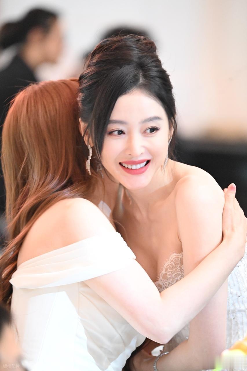 张天爱出席雅娜薇图品牌发布会活动