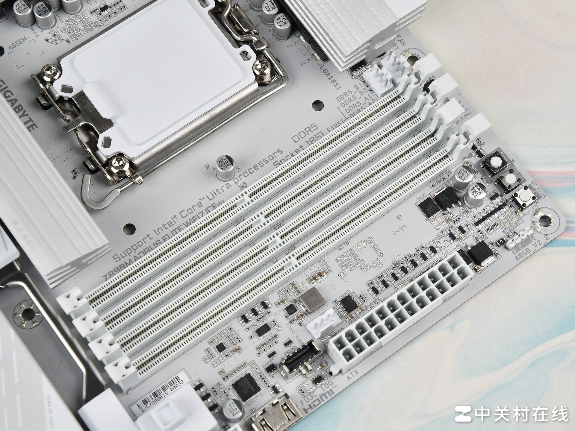 白色M板表現全能 技嘉冰雕Z890M主板評測