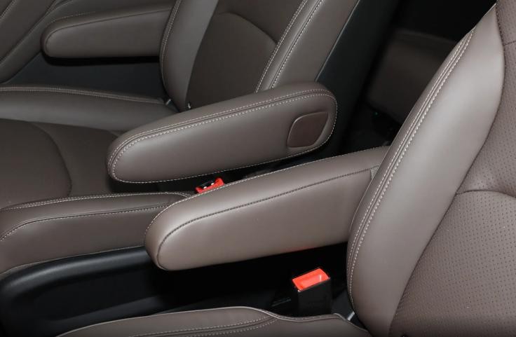 10万不到享七座MPV，尺寸比肩奥德赛，满状态能跑1100km