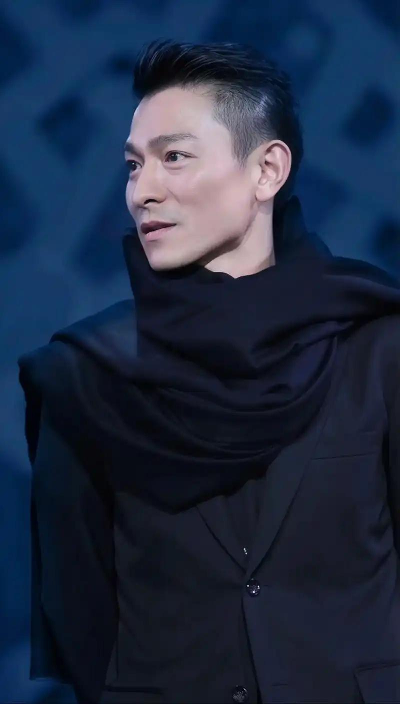 不装了,摊牌了!63岁刘德华突然官宣,得到48万人的支持