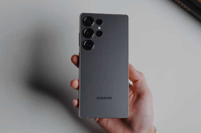 三星不讲武德，发布四个月后降了1800元，机皇价格接地气了