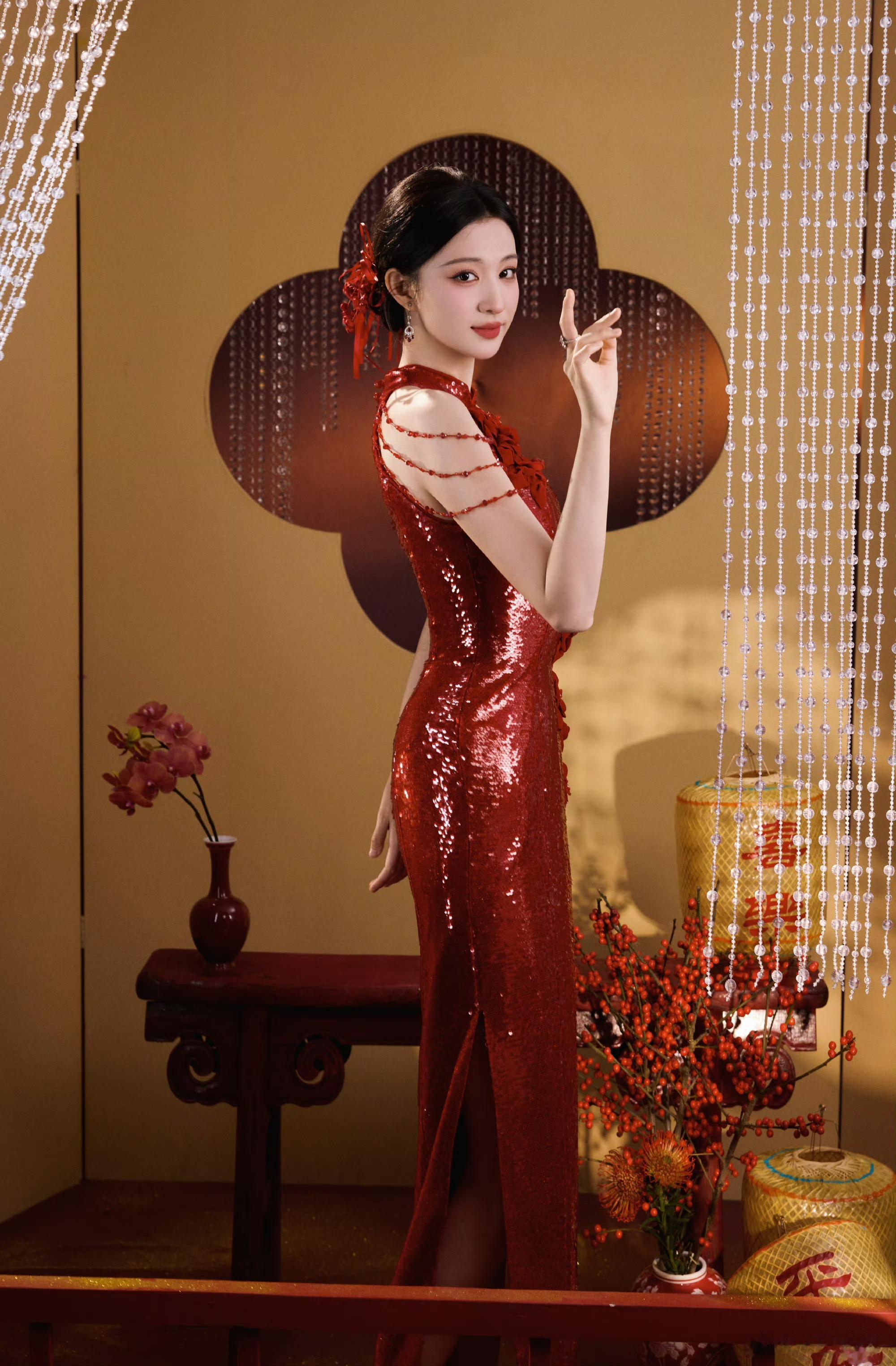 王楚然新中式挂颈旗袍，美得不要不要的