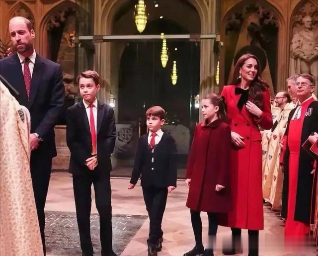 凯特王妃闪耀音乐会!夏洛特蝴蝶结和威廉礼物双加持,美出新高度