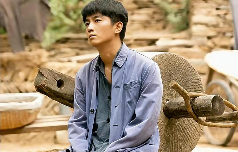 两人双双离婚后，官宣喜讯的赵丽颖和陈晓，联手给娱乐圈上了一课