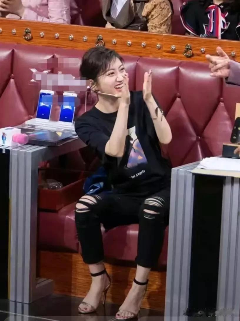 景甜那脚丫子老美了，我瞅着是最美的！