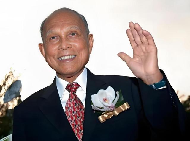 骗光明星20亿，连亲妈都不放过，霍家“败家子”被钉上“耻辱柱”