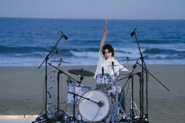 王珞丹首秀SuperA:全能才女震撼浪姐舞台!