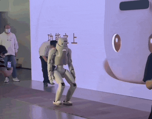 长得这么“乖”的人形机器人,第一次见