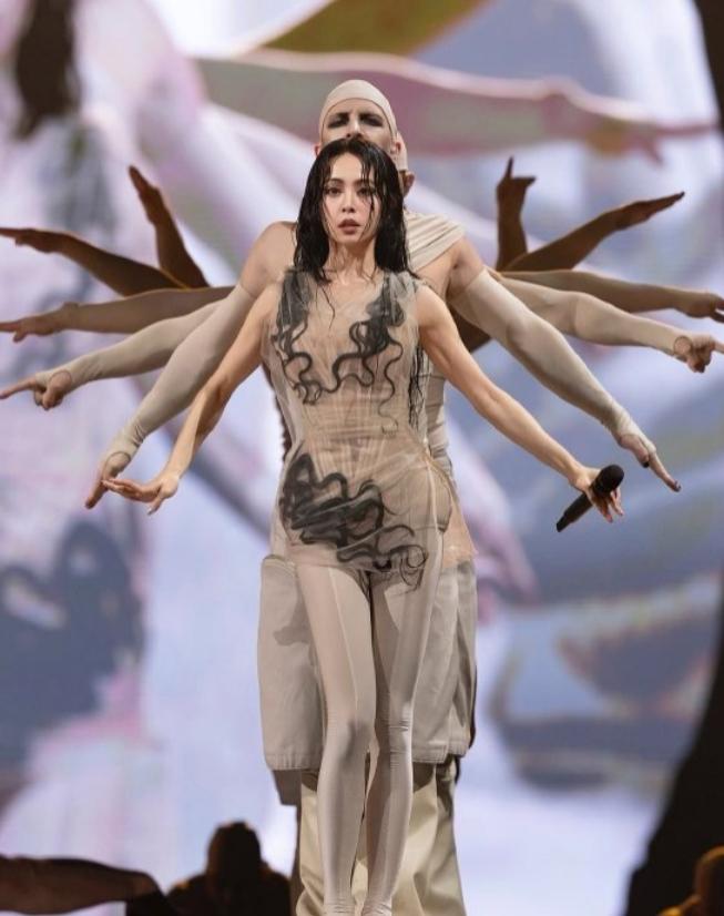 立场模糊、央视除名，这一次，谁也救不了“崇洋媚外”的蔡依林！