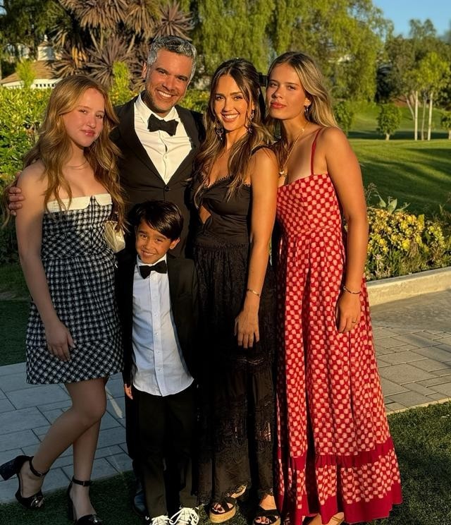 娶了女神又怎样?杰西卡·阿尔芭倒贴300万美金正式离婚