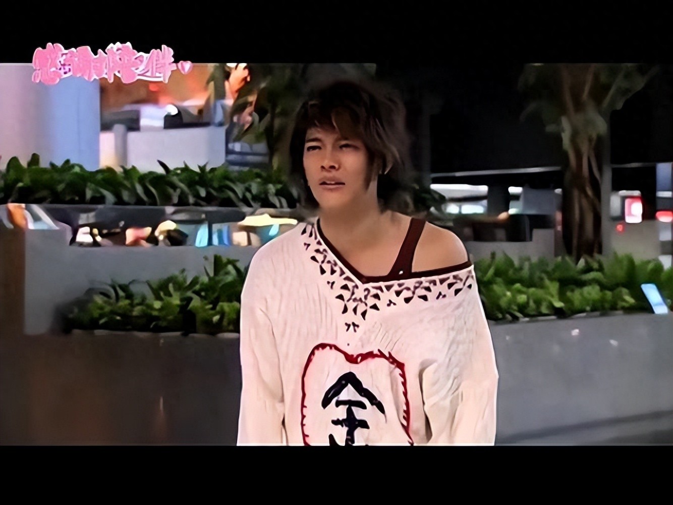 44岁“汪大东”颜值下跌，生图显老胡茬明显，牙齿不齐帅感全无