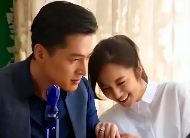 她把胡歌亲到吐，把张嘉译的嘴亲肿，人送外号“吻戏一姐”