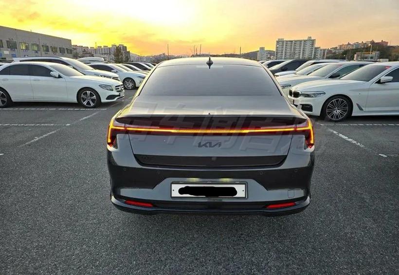 全新一代起亚K8实车曝光，造型前卫，车长超5米，搭载V6动力+8AT