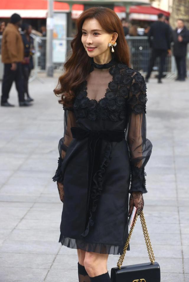 50岁的林志玲,看得见的高度自律!