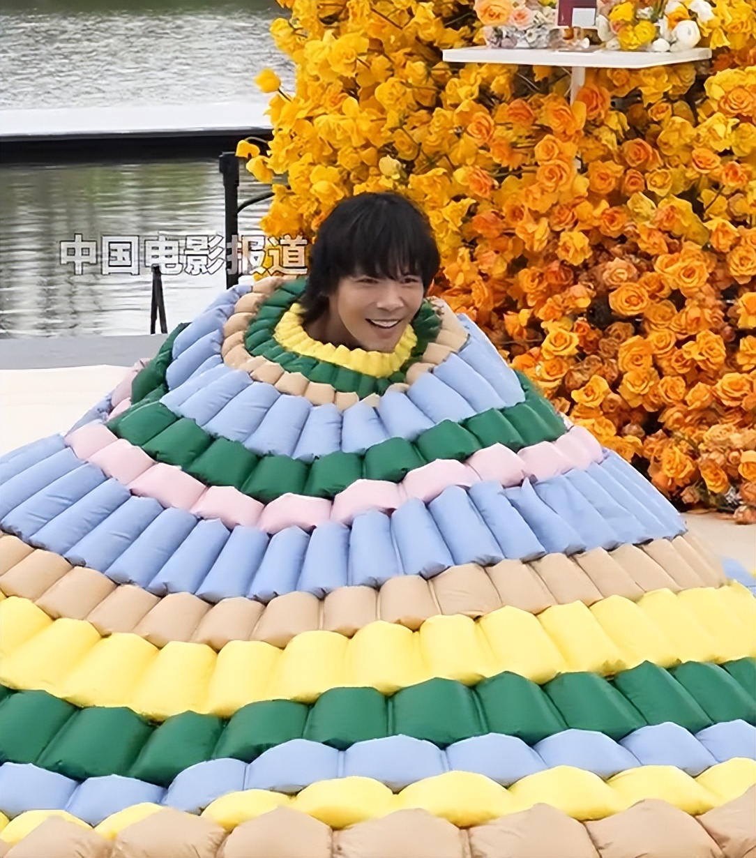 央视镜头下的国内女星，真实堪比照妖镜，毛晓彤双下巴明显，刘亦菲扛住了