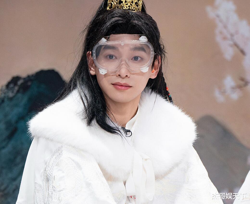 唐国强，确实违反了规则，但是却圈粉无数