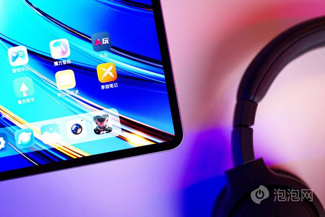 纯平背板+9.06英寸极窄边框OLED屏 红魔电竞平板3 Pro图赏