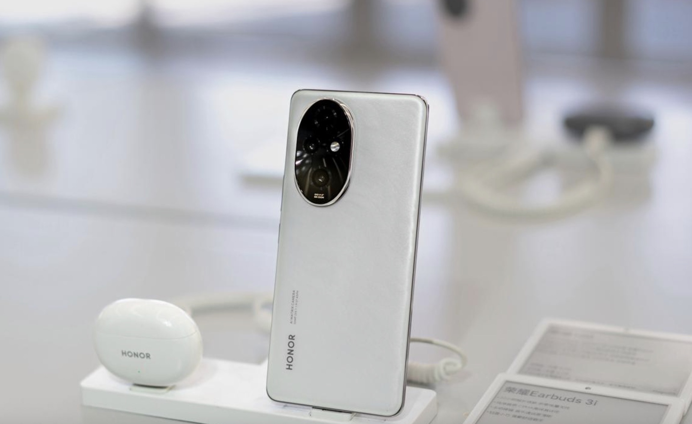 2000元内拍照最强的手机,12GB+512GB仅1699元,支持50倍变焦