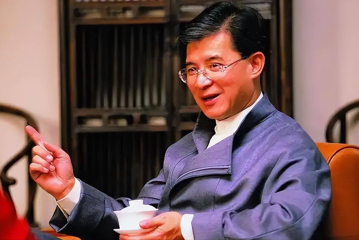 罗康瑞也没想到，他狠心抛弃的前妻，现在儿女为她狠狠出了一口气