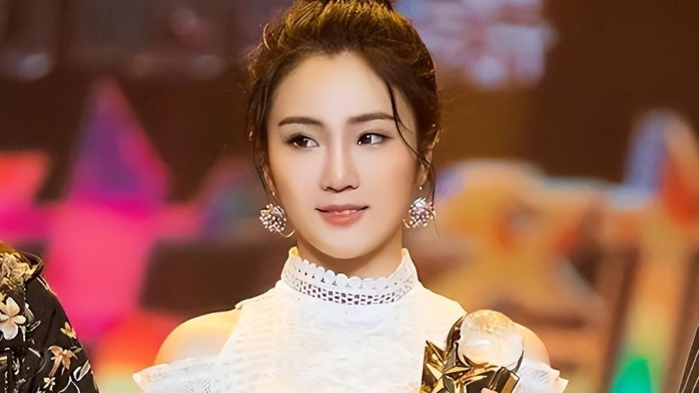 张凯丽没想到，27岁的女儿只是上了一档综艺，自己老脸差点都丢尽了