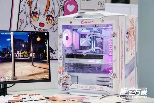 好看又能打!技嘉雕妹精选主机套装闪耀BW全场