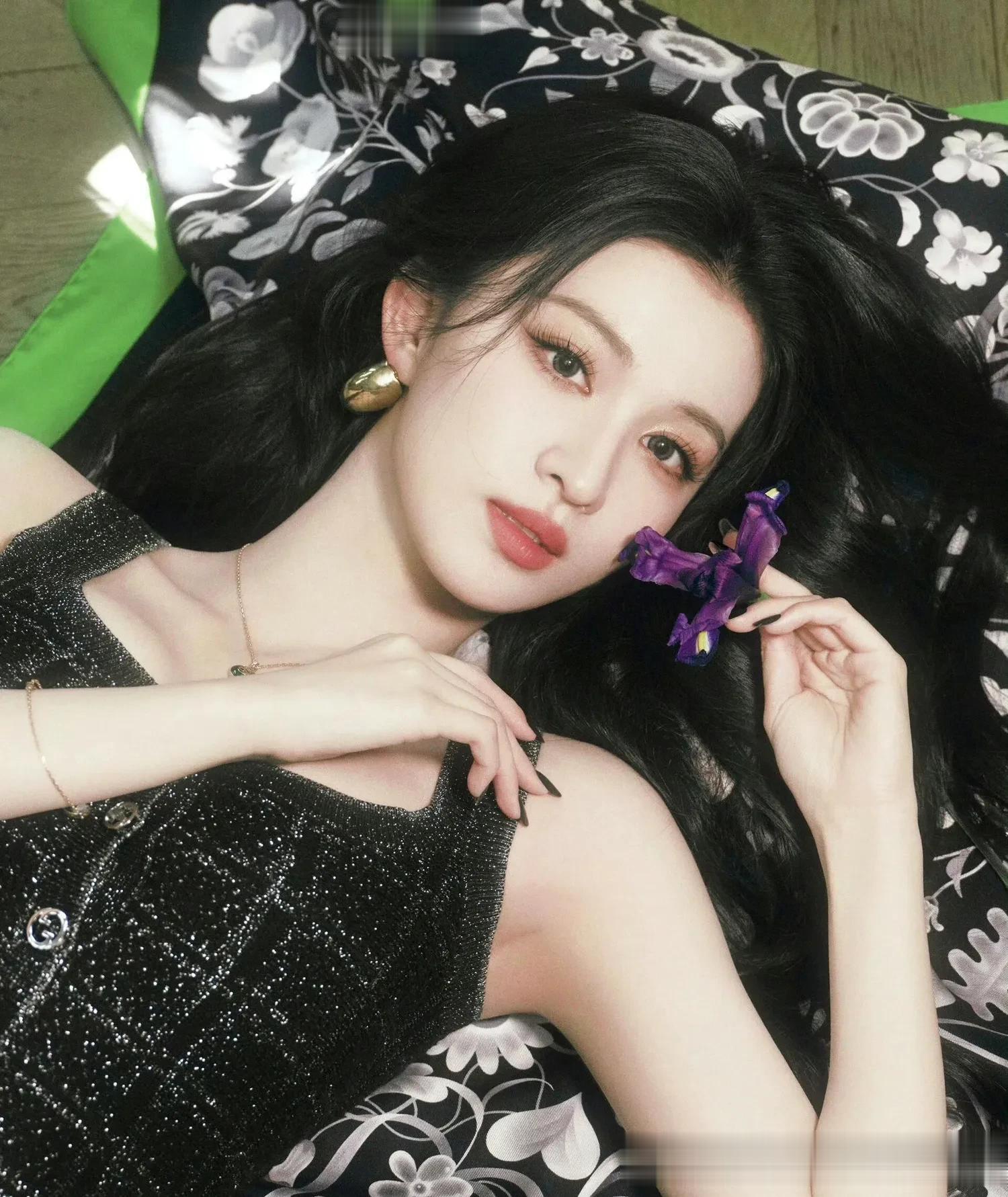 王楚然身材真的太饱满了