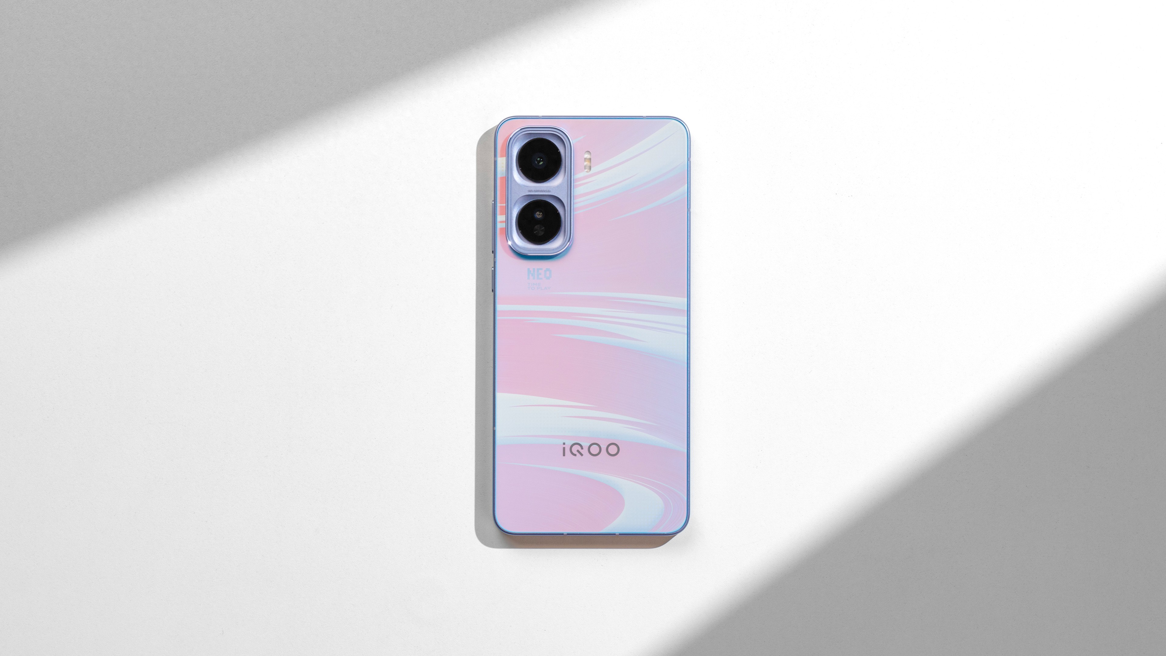 疾風已至 手感覺醒 iQOO Neo 11面對疾風配色圖賞