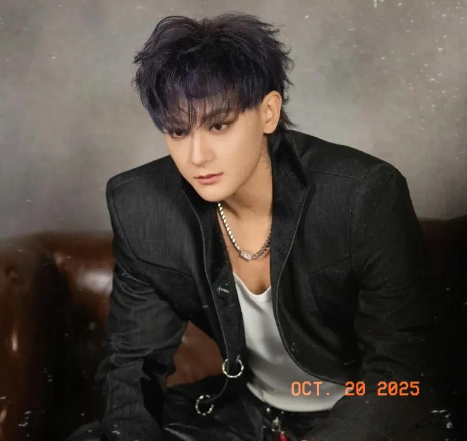 黄子韬现身健身房被偶遇，向网友点头微笑，网友：黄子韬素颜很帅