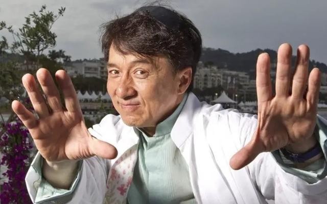 善恶终有报!71岁的的成龙,还是为自己曾经的“风流”付出了代价