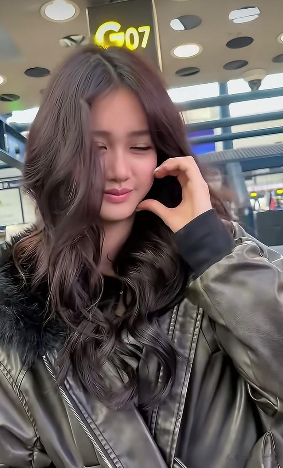 钟丽缇的宝贝女儿好漂亮呀，太可爱了吧，这美貌让人刮目相看