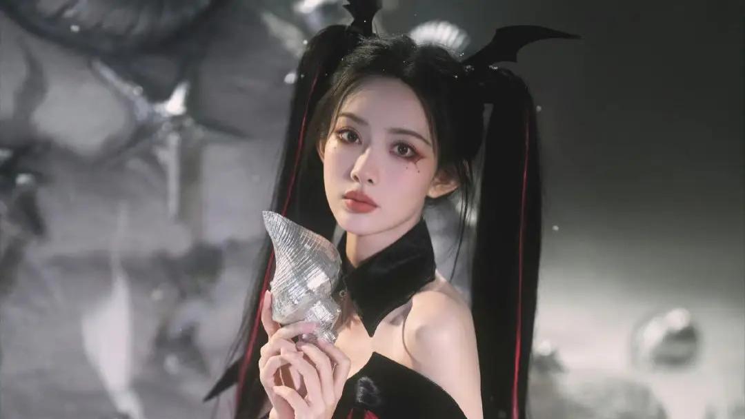 孟子义生日COS歌呗引热议：是情怀致敬还是营销噱头？