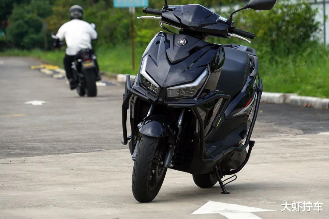 满配实用的高性价比解决方案:豪进SR07试驾测评