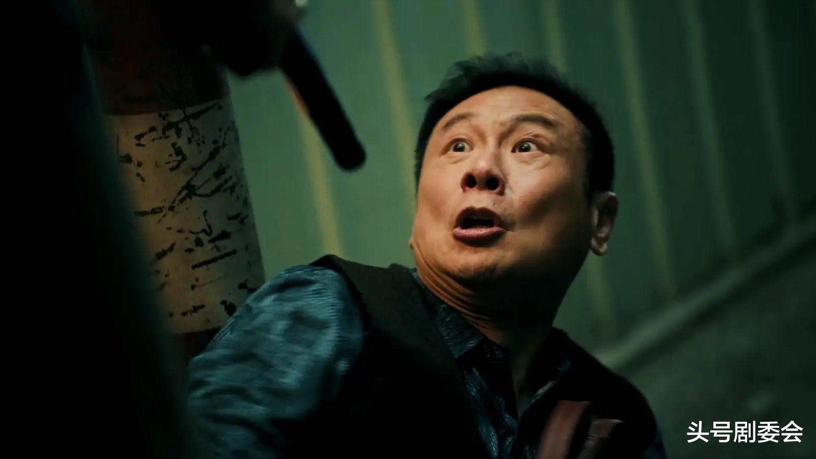 一个不红的老戏骨,演了98部戏也叫不出名字,如今59岁被秦昊带红