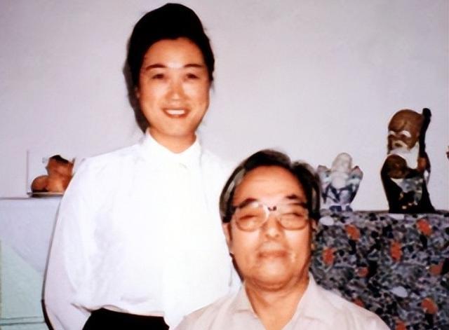 曾是“央视名嘴”，因揭露姜昆丑闻被封杀，如今70岁处境如何？