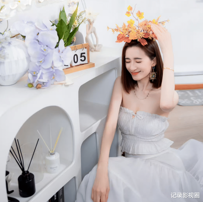 TVB“最美女配角”沈卓盈,曾被指一心嫁豪门,如今41岁依然性感