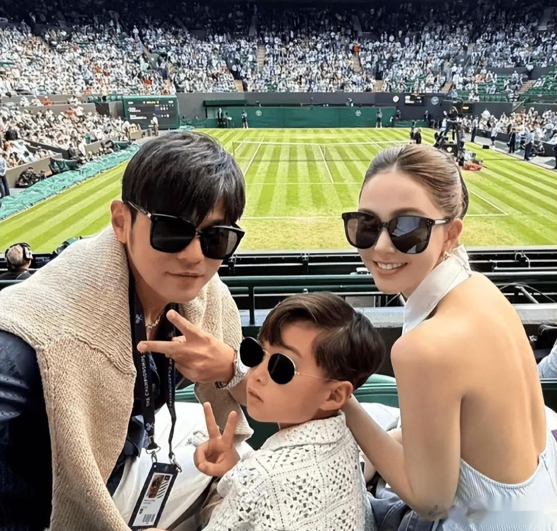 11年恩爱抵不过残酷现实，47岁周杰伦年老体衰，32岁昆凌风华正茂