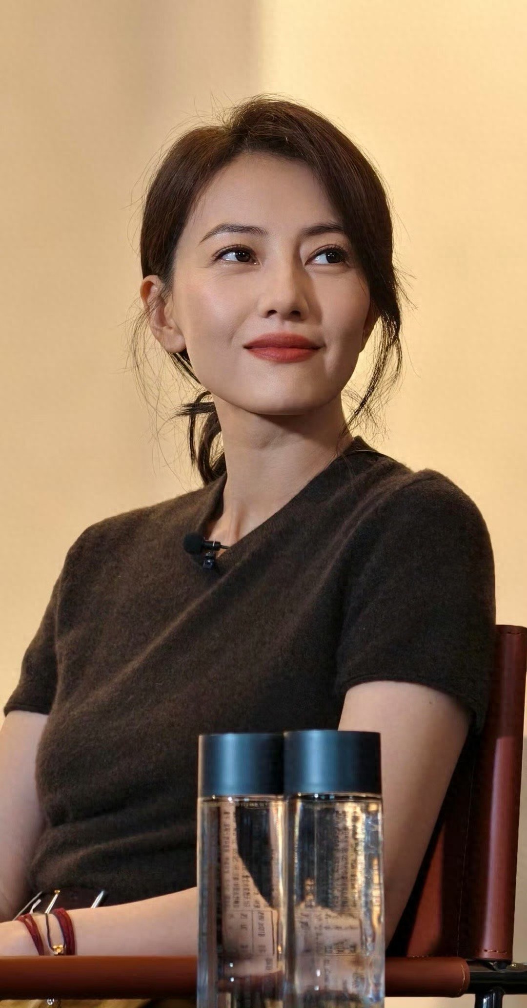 高圆圆，近距离贴脸大头照，女神老了，但还是很美