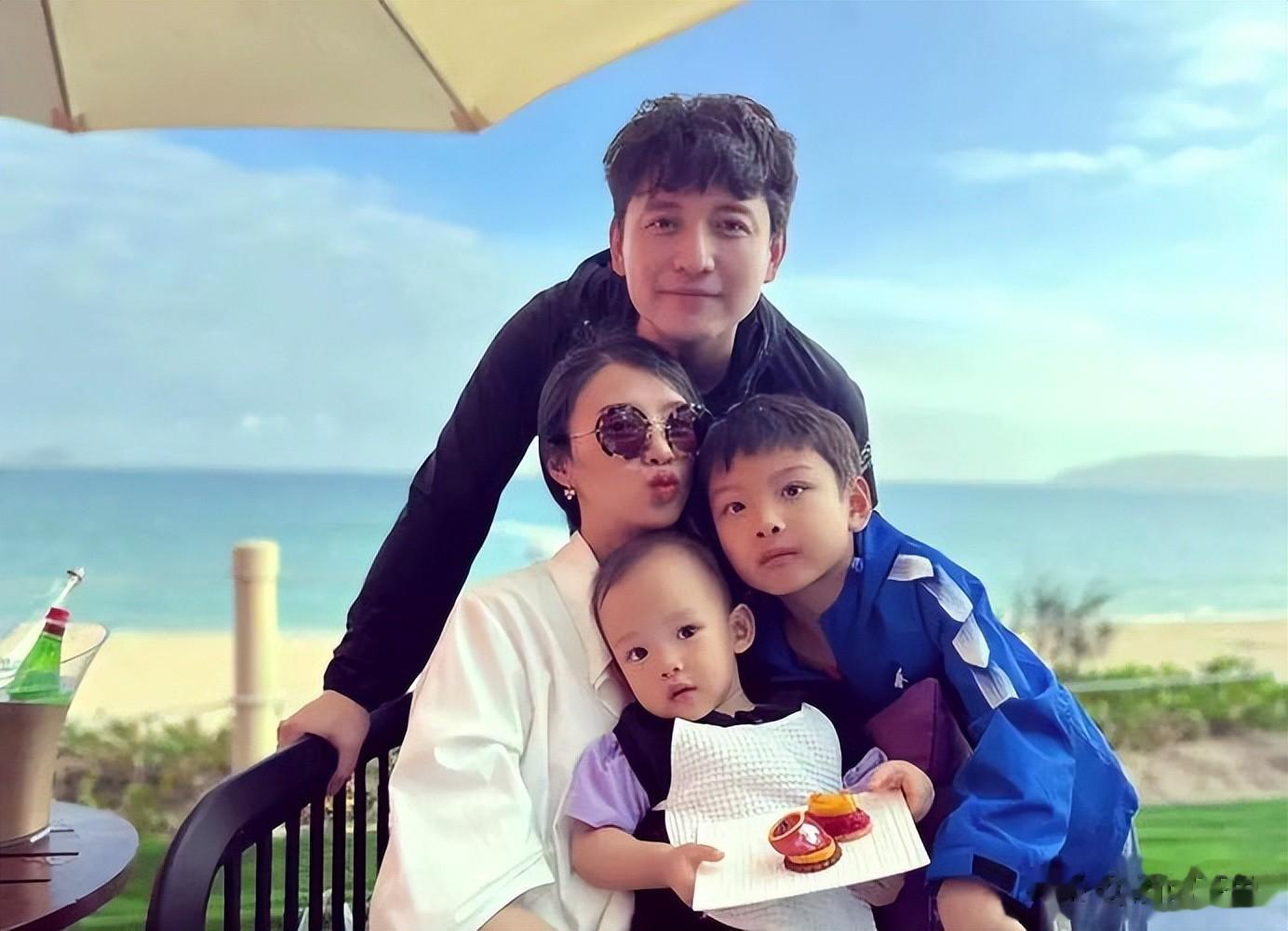 上海85后主持百克力，600多分放弃北大，和美女主持生俩娃很幸福