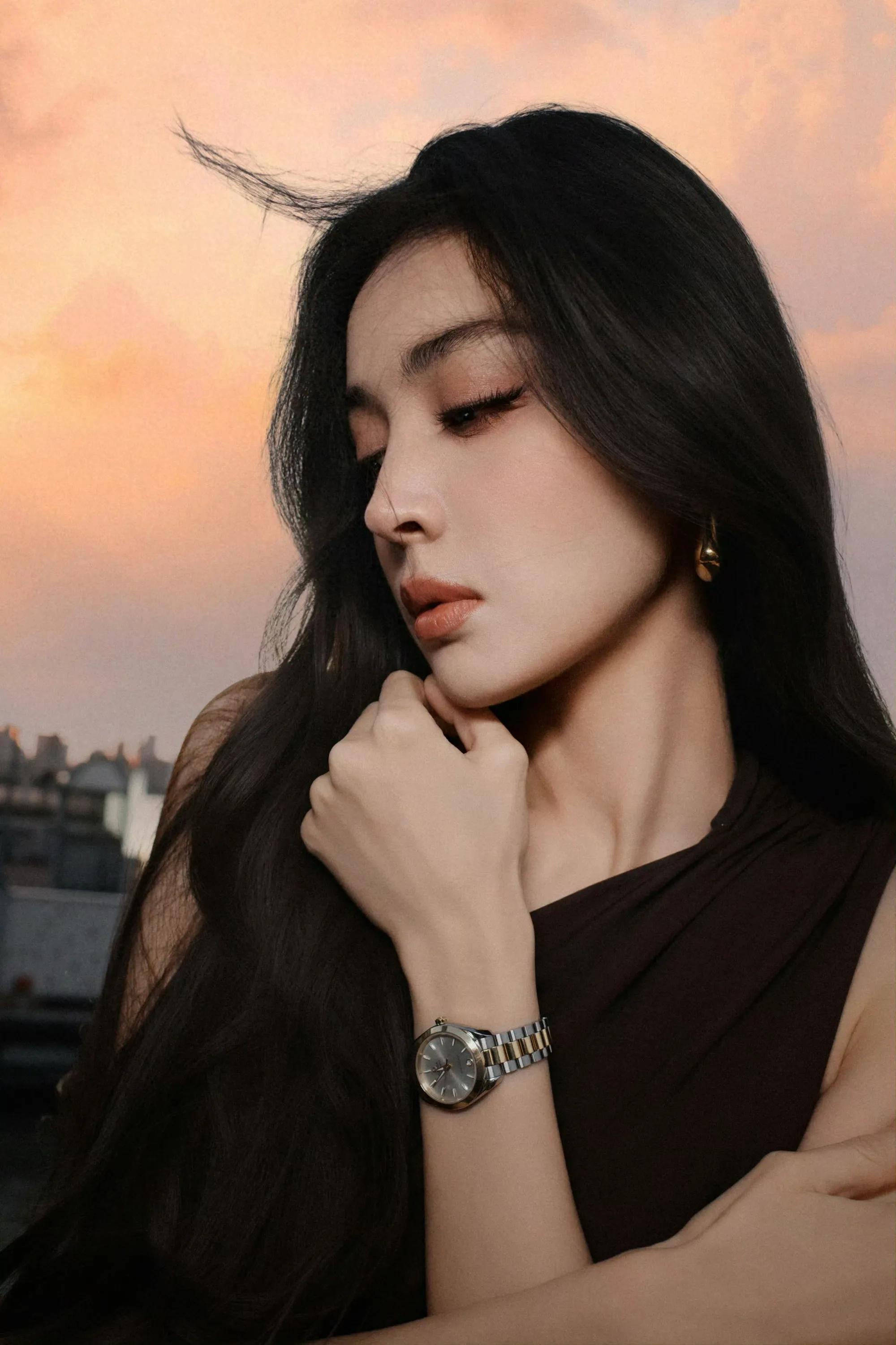 娜扎单肩裙美爆了