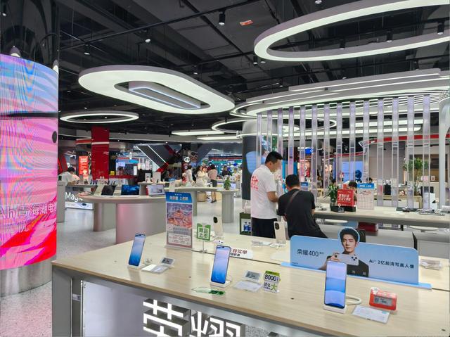 走訪了全國三座數碼城，我發現這屆年輕人很難再被「忽悠」了