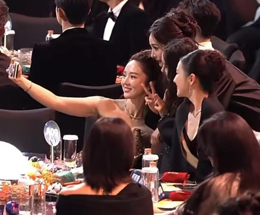 看到董璇的拍照技术,就懂杨幂为何会嫌弃了,赵又廷也受无妄之灾